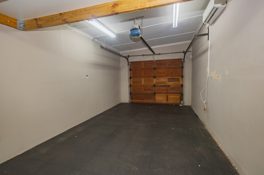 4 Bedroom Property for Sale in Paglande Western Cape